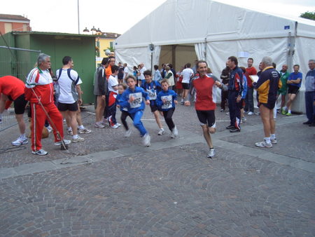 I ragazzi al passaggio del primo giro...