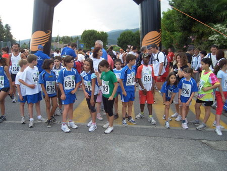 I ragazzi chierati alla partenza...