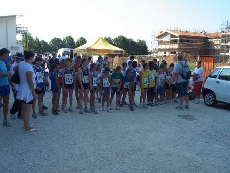 I ragazzi schierati alla partenza....