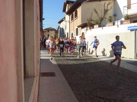 La partenza dalla piazzetta di Portese