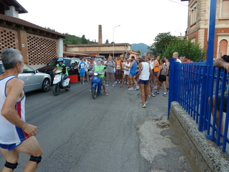 La partenza ufficiale al Borgo del Quadrel...